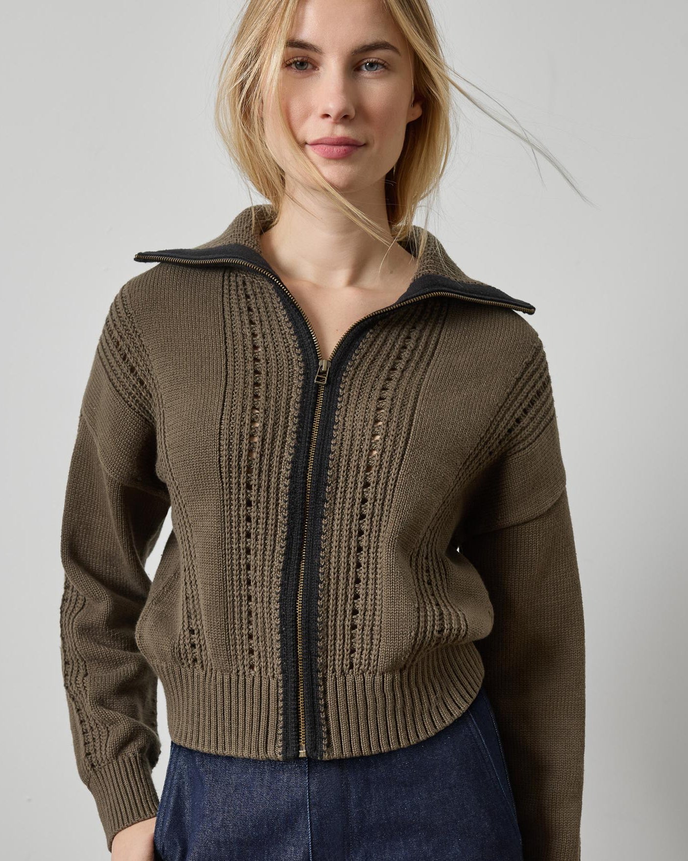 Contrast Collar Zip Cardigan