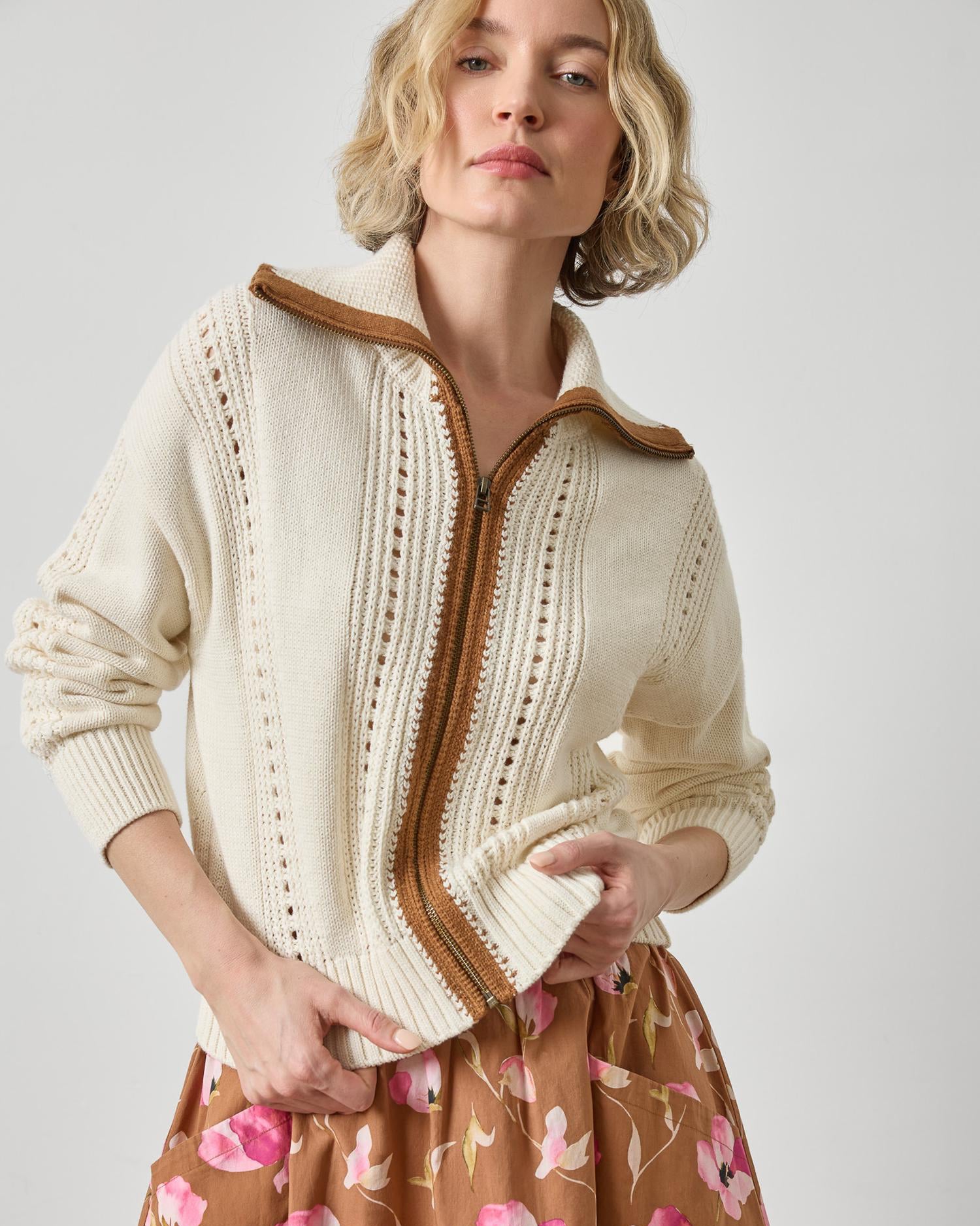 Contrast Collar Zip Cardigan